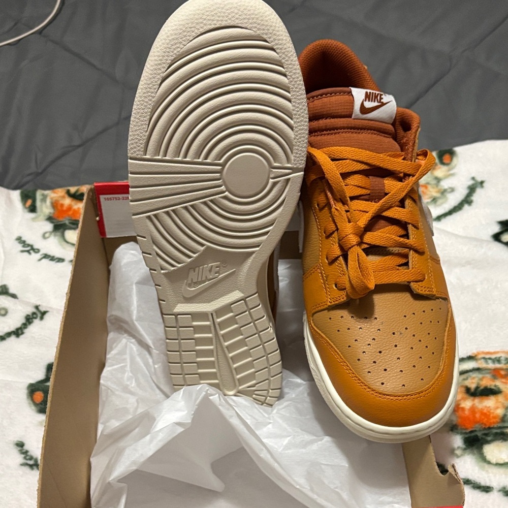 Nike Men's Tan and White Sneakers - Picture 5 of 6